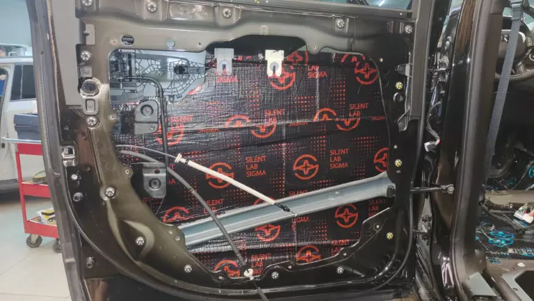 Шумоизоляция дверей Dodge RAM-2