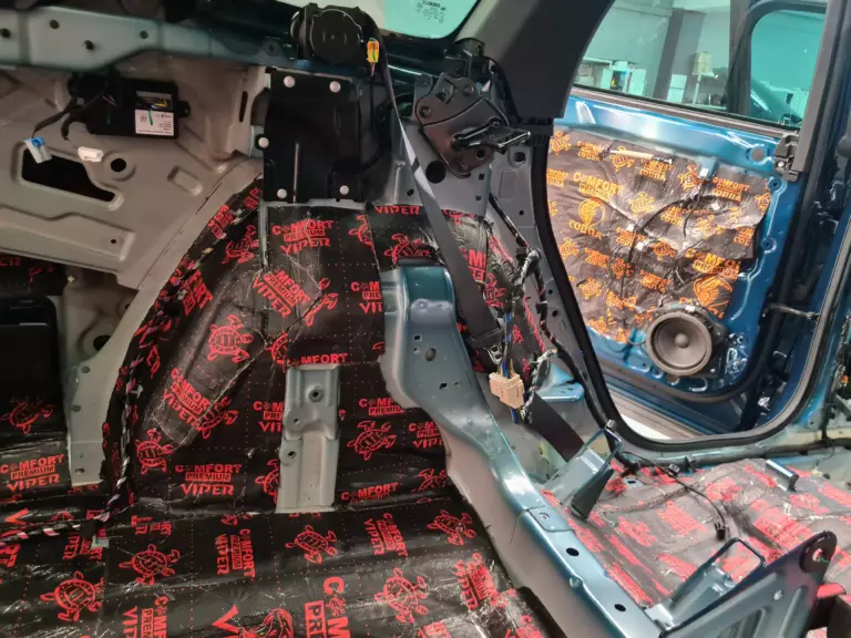 Geely Monjaro баг 2