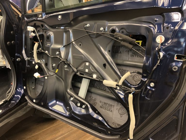 Шумоизоляция дверей Subaru Outback