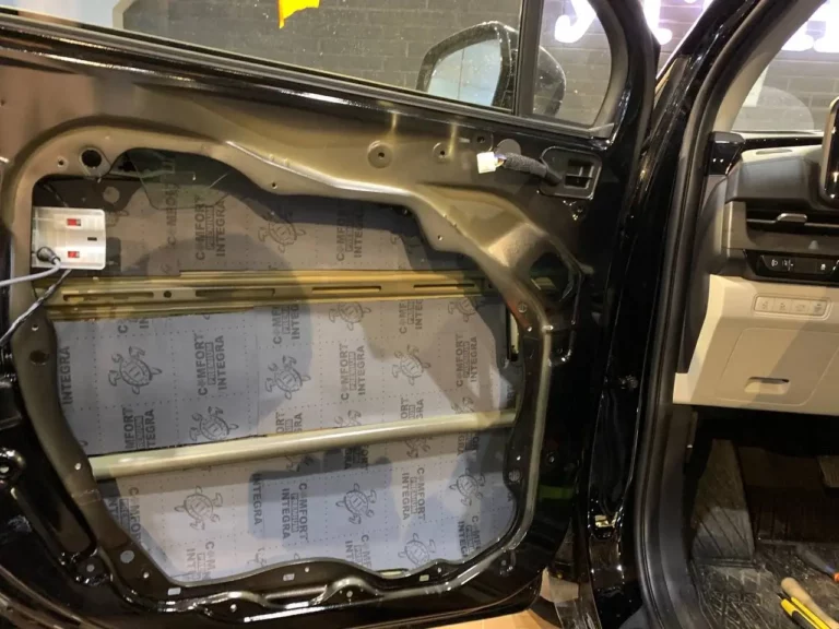 Шумоизоляция-двери-KIA Carnival 2022-2