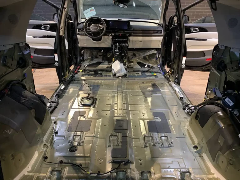 KIA Carnival 2022пол 1