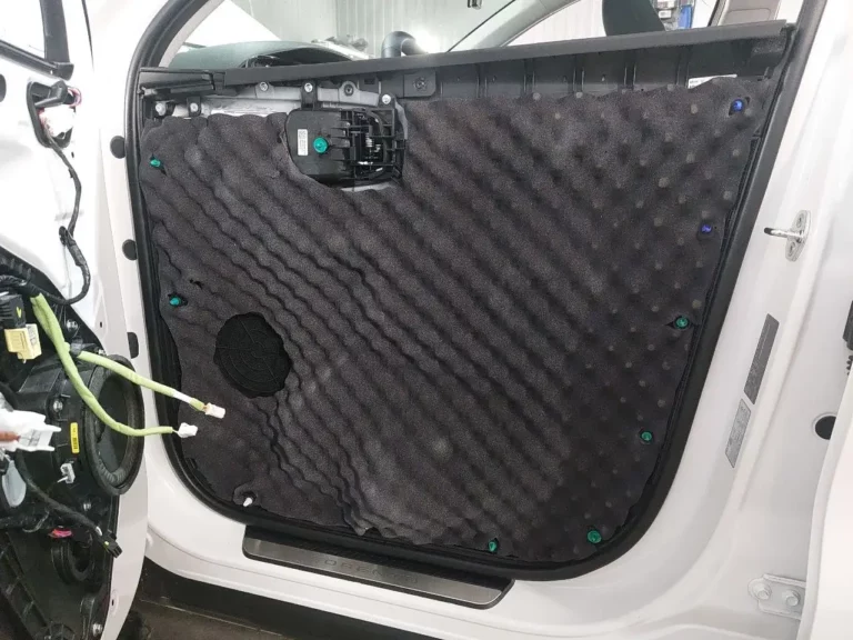 Шумоизоляция-двери-KIA Sorento 2021-3