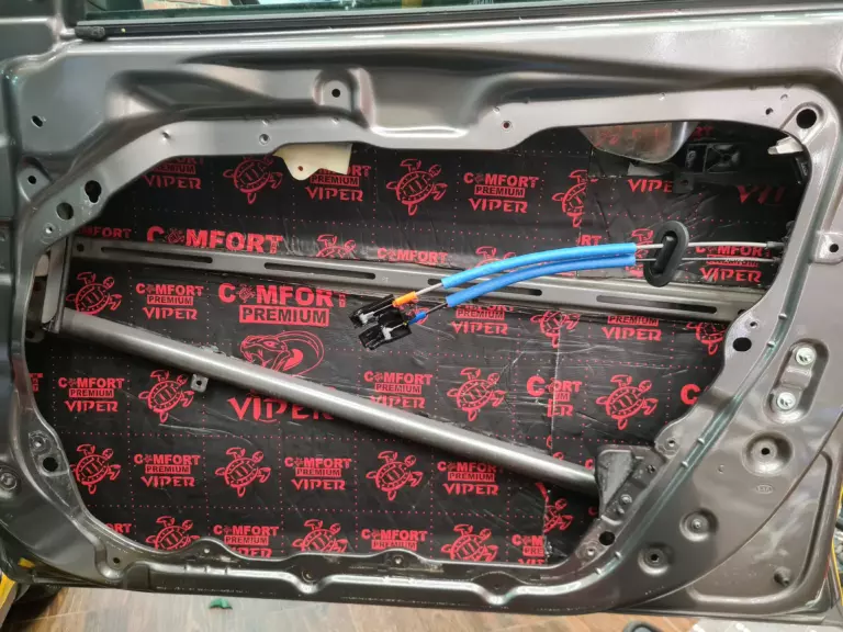 Шумоизоляция дверей Kia Cerato-1