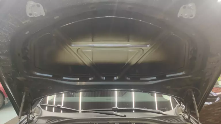 Шумоизоляция капота Skoda Superb-1