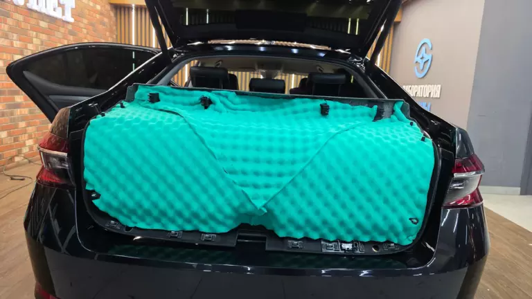 Шумоизоляция дверей Skoda Superb-3