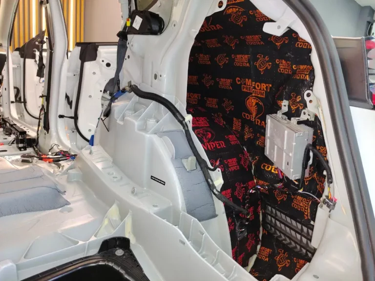 Шумоизоляция багажника Tesla Model Y-1