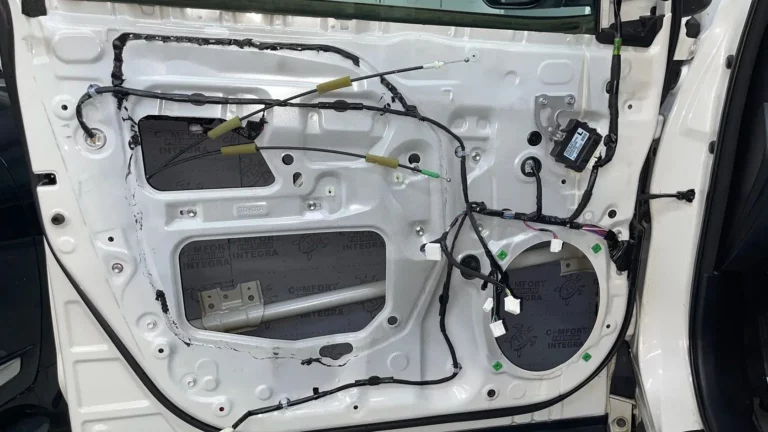 Шумоизоляция двери Toyota Highlander-3