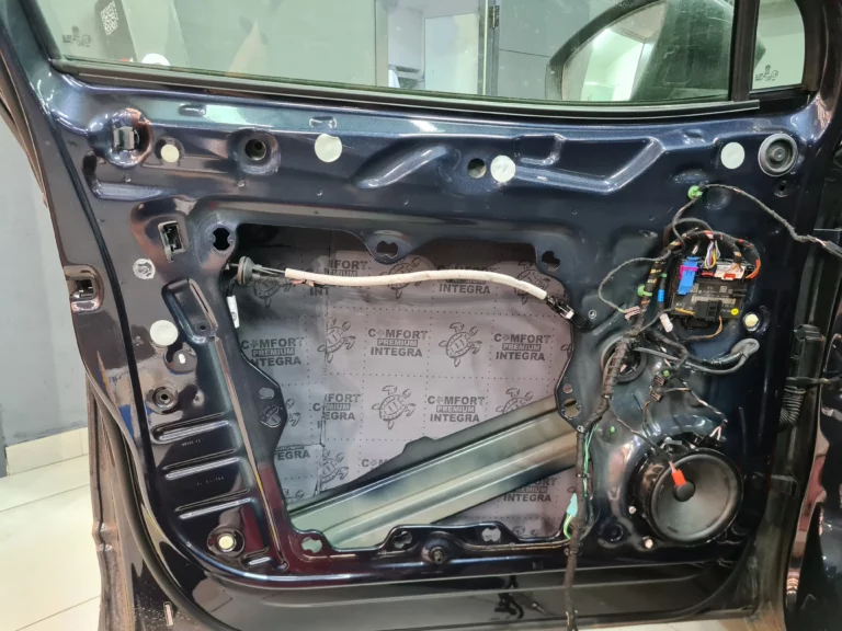 Volkswagen id4 двер 3