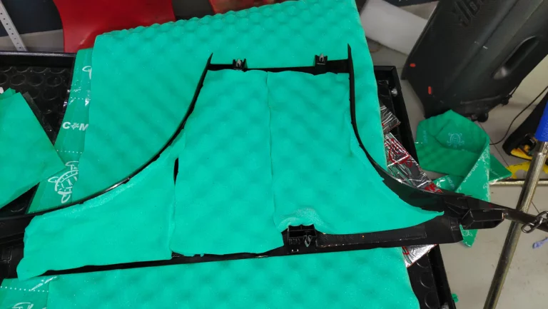 Volvo V90 Шумоизоляция крыши Volvo V90-5