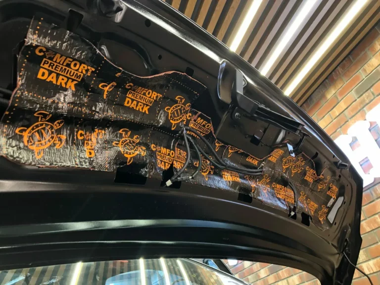 Шумоизоляция Opel Zafira капот 1