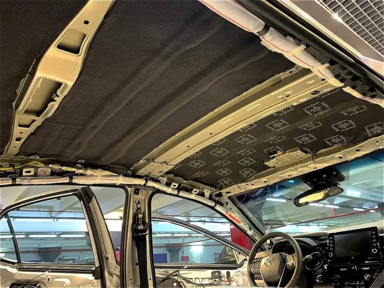 Шумоизоляция крыши Toyota Camry 2021-3
