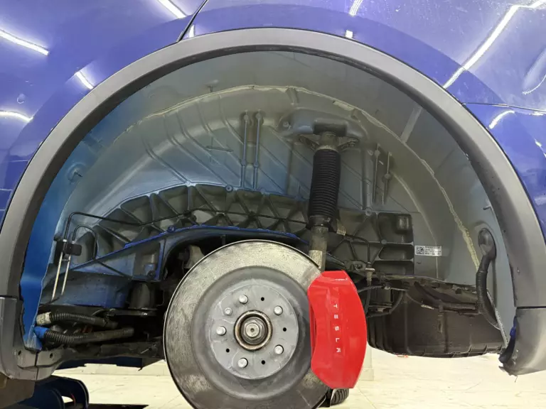 Шумоизоляция арок Tesla Model 3-2