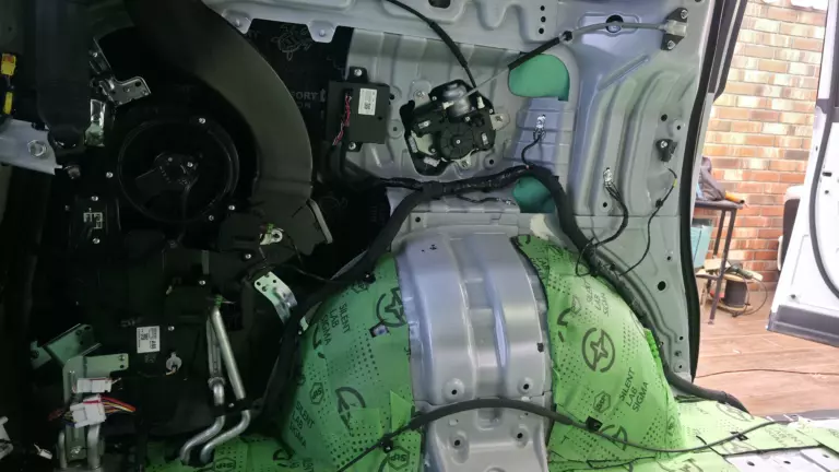 Шумоизоляция багажника Gac m8-5