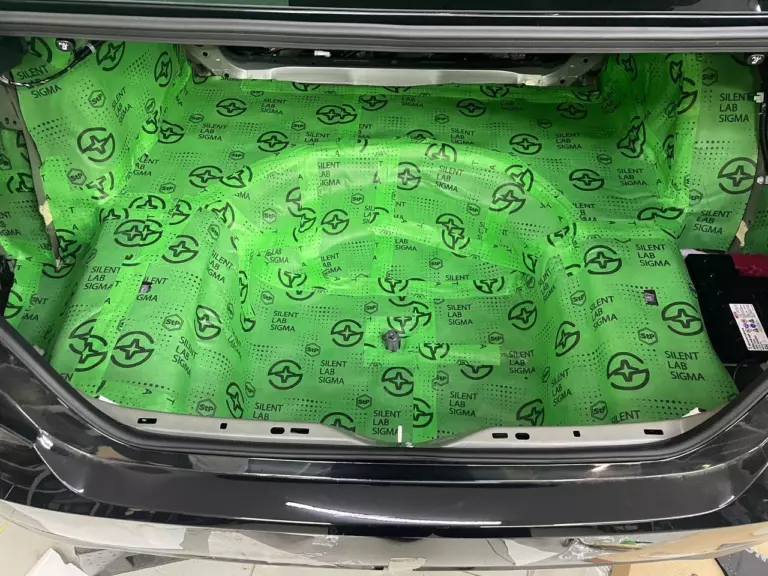 Шумоизоляция багажника Toyota Camry-2
