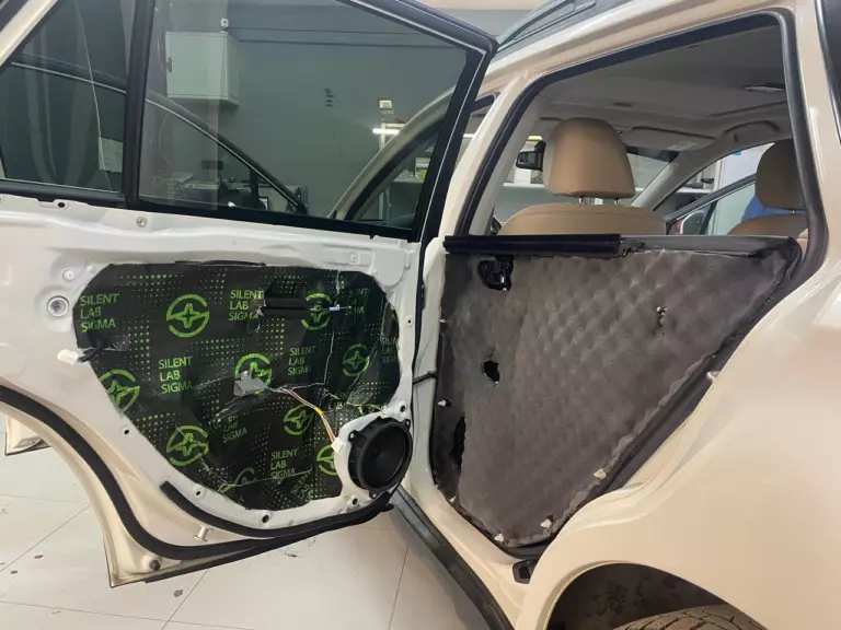 Шумоизоляция дверей Subaru Outback-8