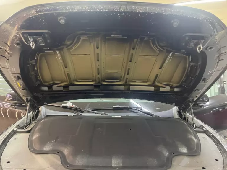 Шумоизоляция капота Lynk & Co 900