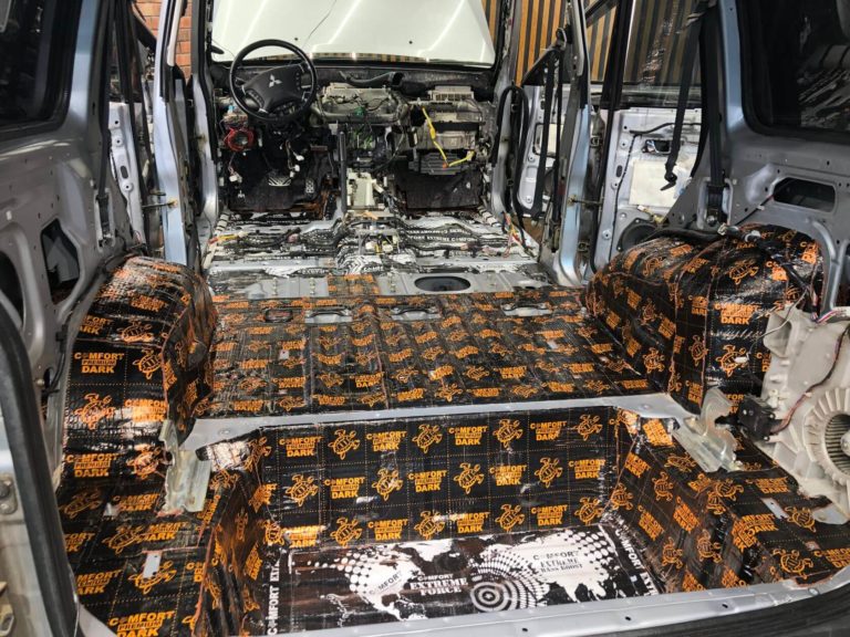 Шумоизоляция пола Mitsubishi Pajero