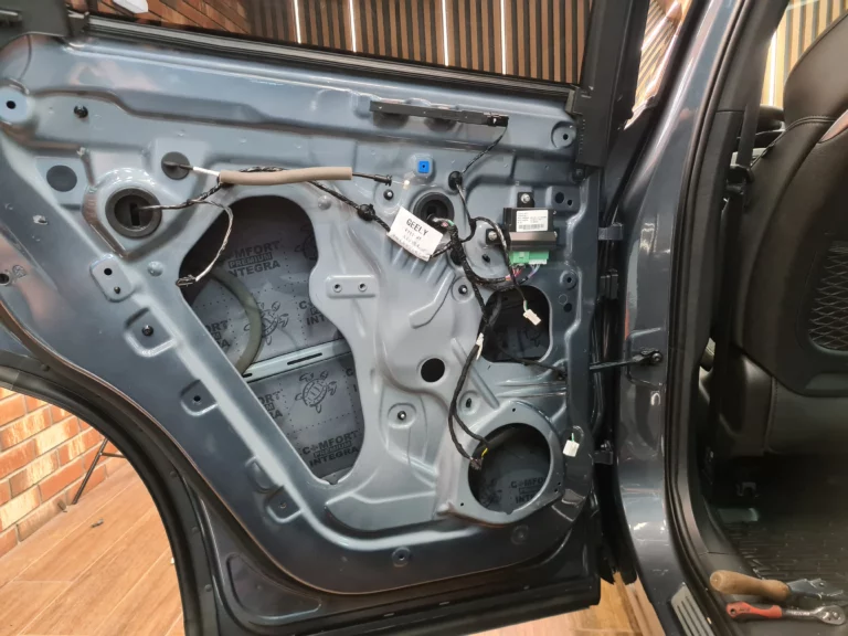 Шумоизоляция дверей Geely Tugella-8
